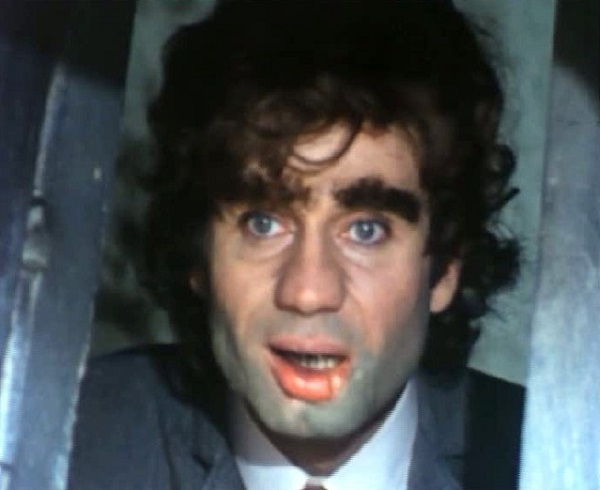 la poupée sanglante